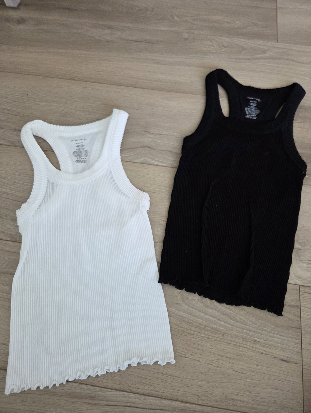 Free People Tank Bundle 🤍🖤